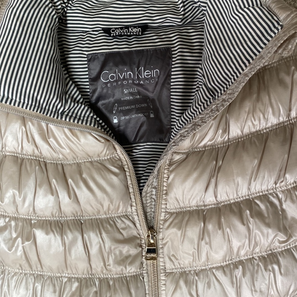 Calvin Klein Performance down vest - Picture 5 of 7